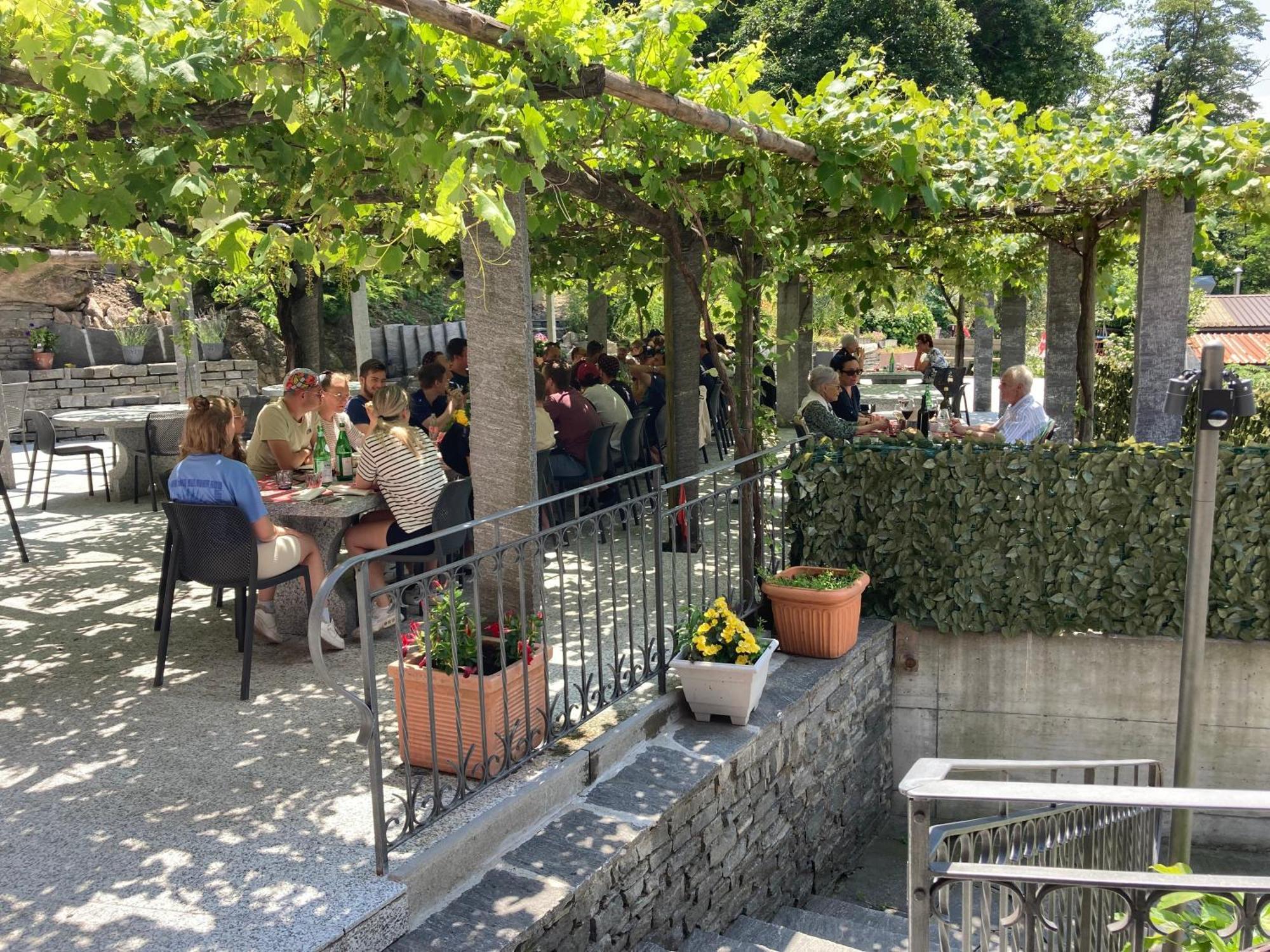 Hotel Ristorante Grotto Serta Lamone Buitenkant foto