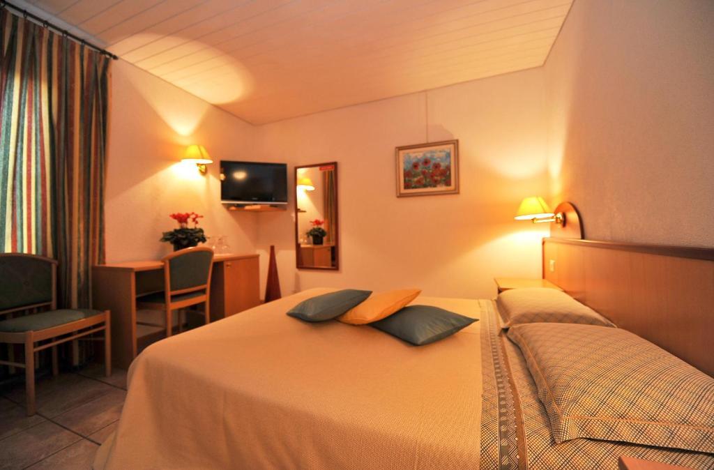 Hotel Ristorante Grotto Serta Lamone Buitenkant foto